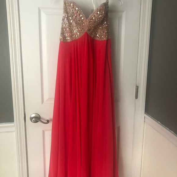Terani Couture Dresses & Skirts - Terani Couture